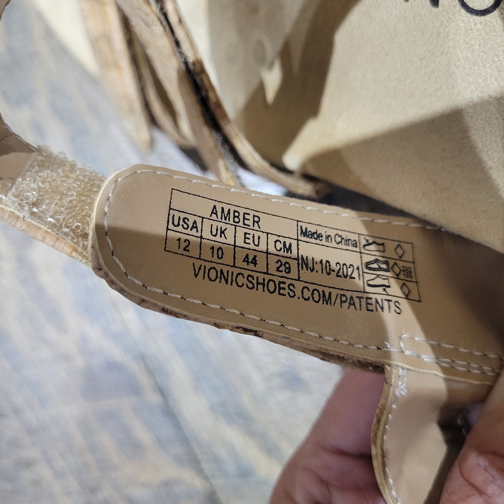 Vionic Amber Sandals - image 6